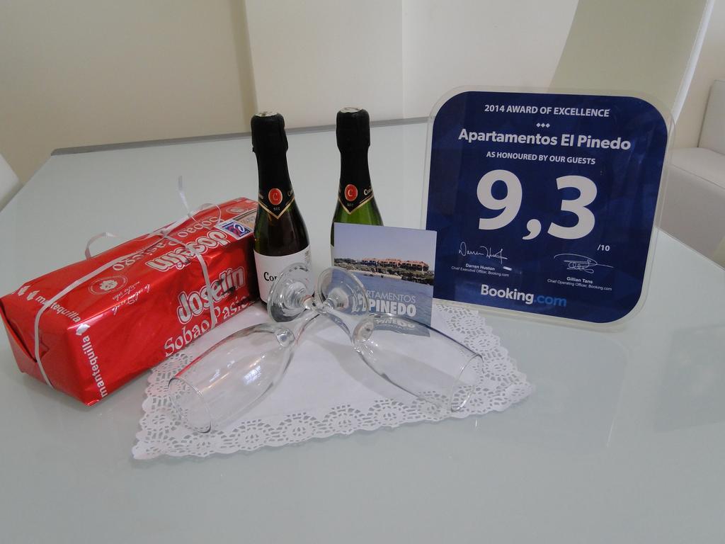 Apartamentos El Pinedo 노하 객실 사진