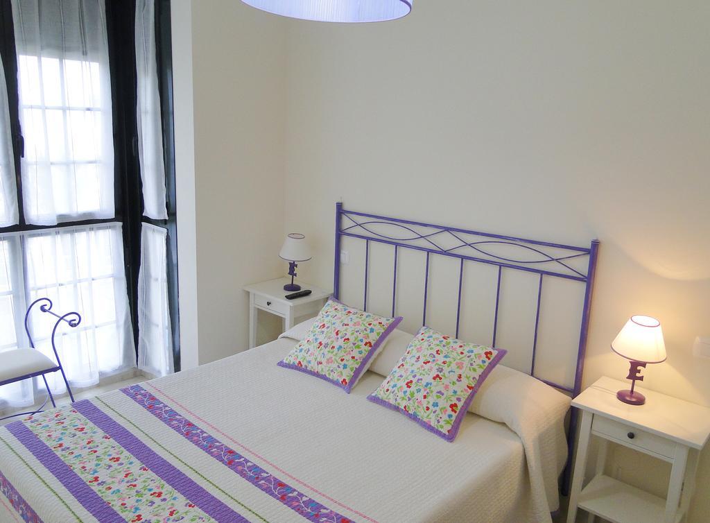 Apartamentos El Pinedo 노하 객실 사진